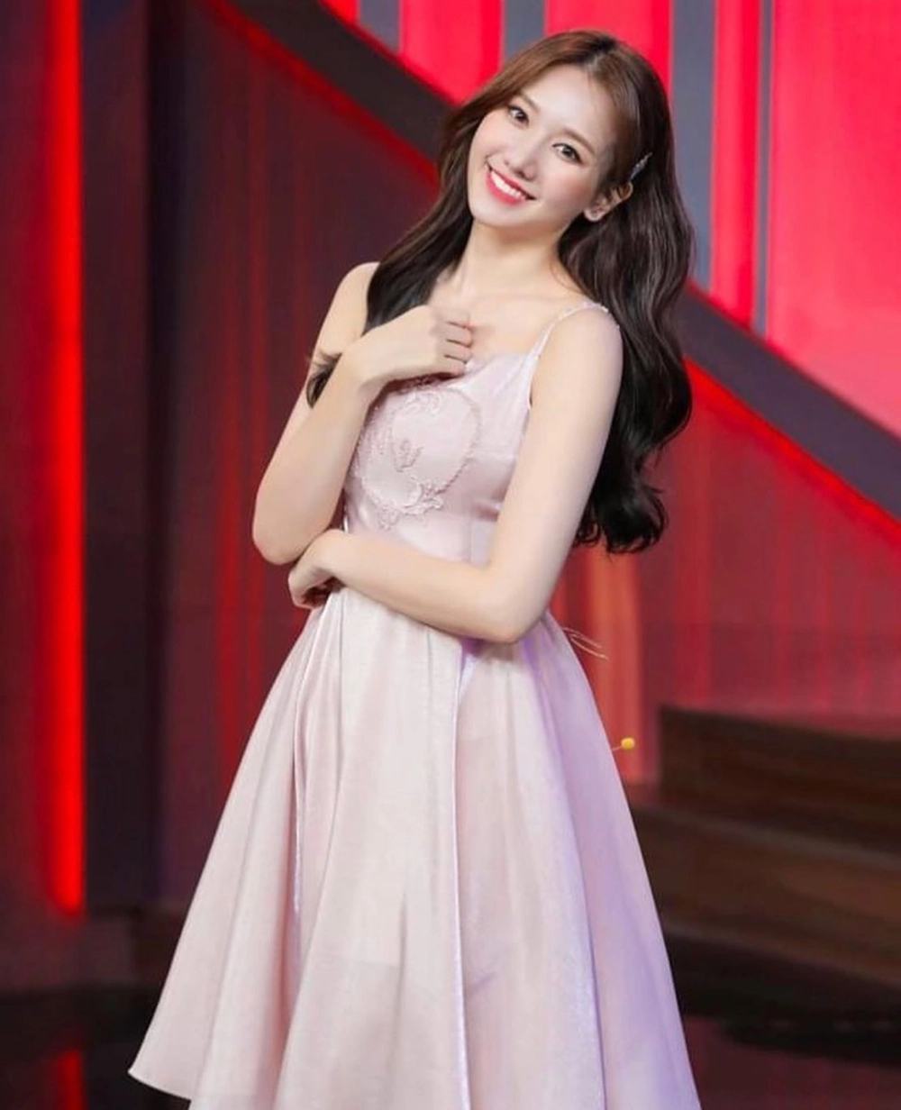 Ngắm nhìn những cô gái xinh đẹp nhất thế giới rạng ngời