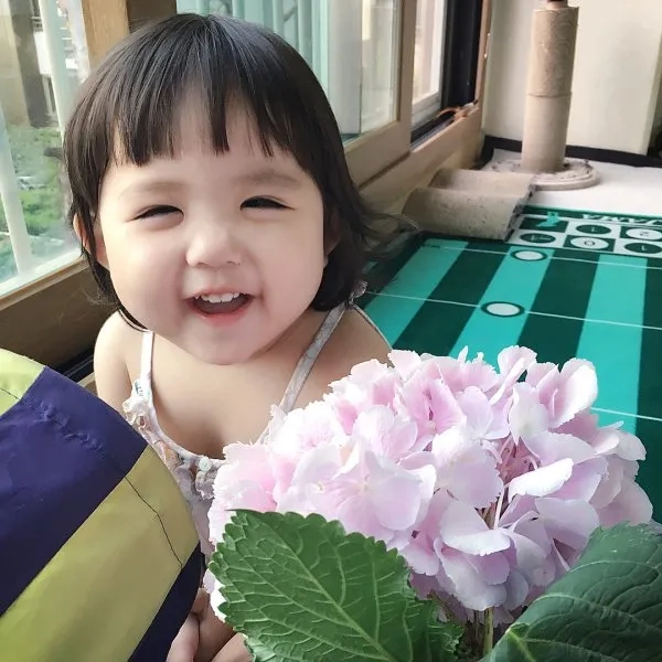Tải ngay hình nền cho bé trai đáng yêu