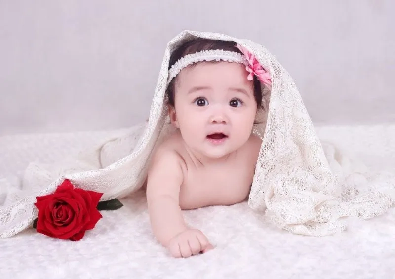 Tải ngay hình nền điện thoại em bé trai dễ thương