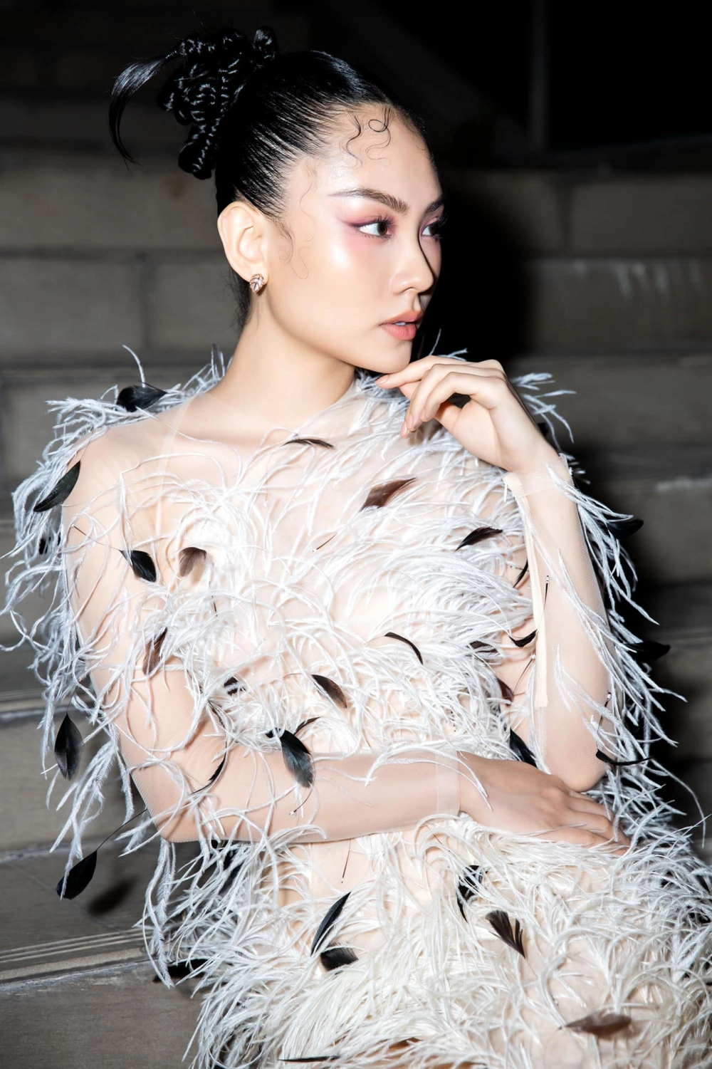 Tỏa sáng cùng hình nền gái xinh đẹp 4K chất lượng cao