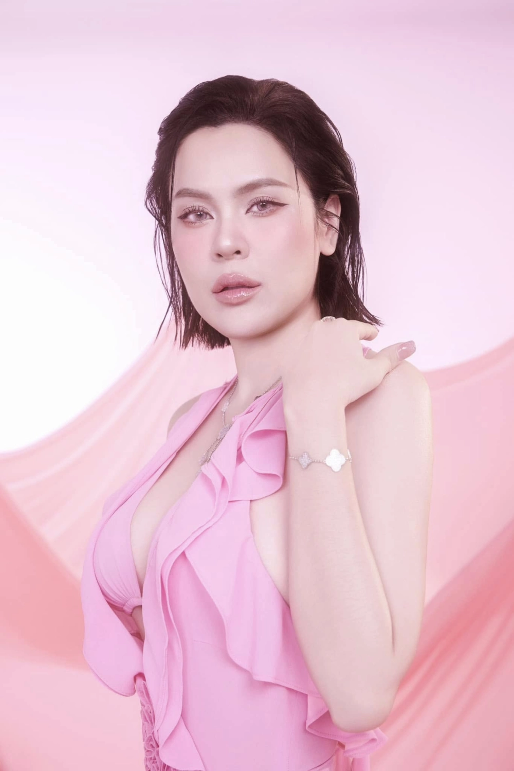 Lung linh mọi góc nhìn từ hình ảnh gái xinh đẹp