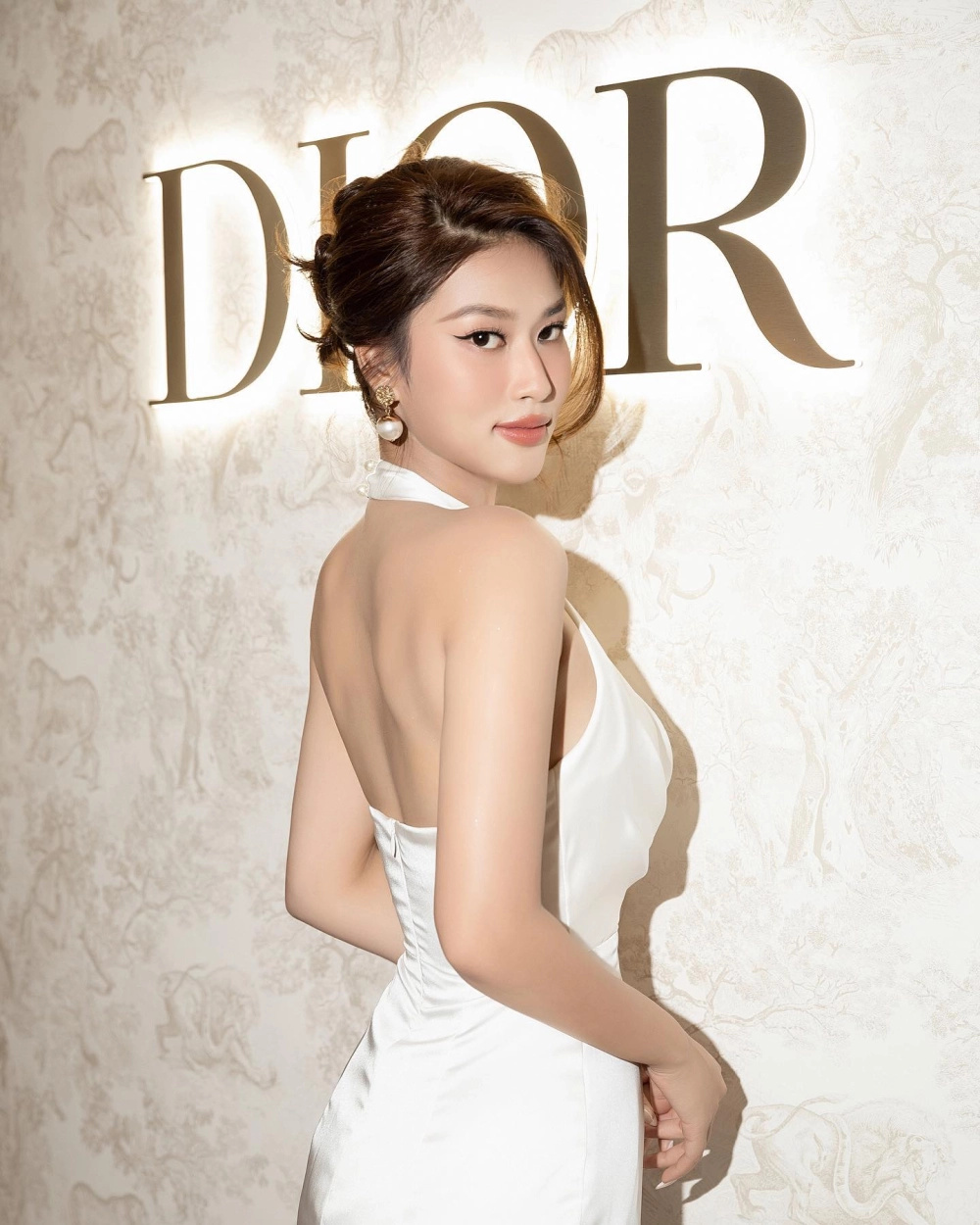 Hình nền gái xinh ngầu Instagram dành cho người thích nổi bật