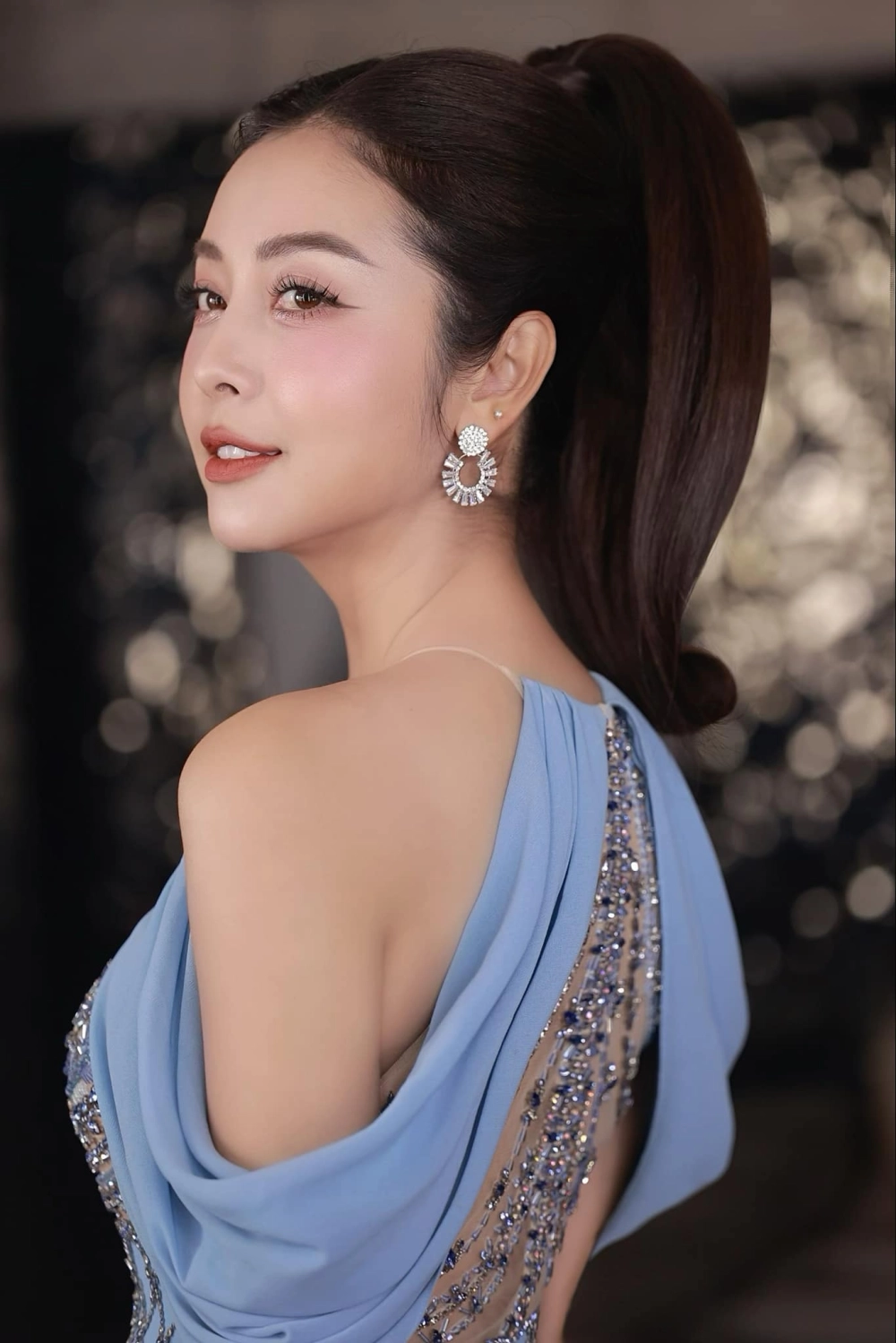 Khuấy đảo mạng xã hội với gái xinh Việt Nam Facebook