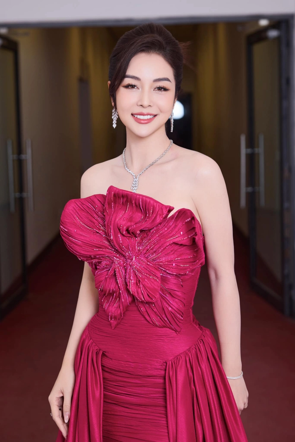 Biển xanh nắng vàng và gái xinh Vũng Tàu rạng rỡ