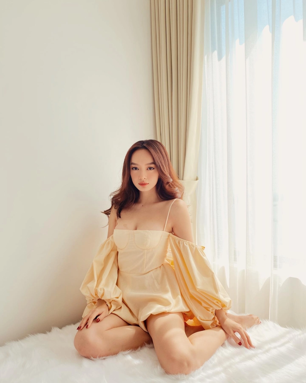 Visual xinh đẹp và thần thái rạng rỡ của Kaity Nguyễn