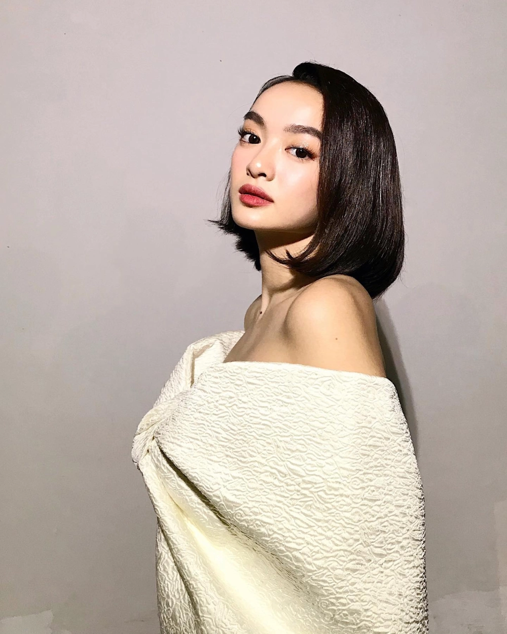 Hình ảnh khoe vóc dáng nổi bật của Kaity Nguyễn chiều cao