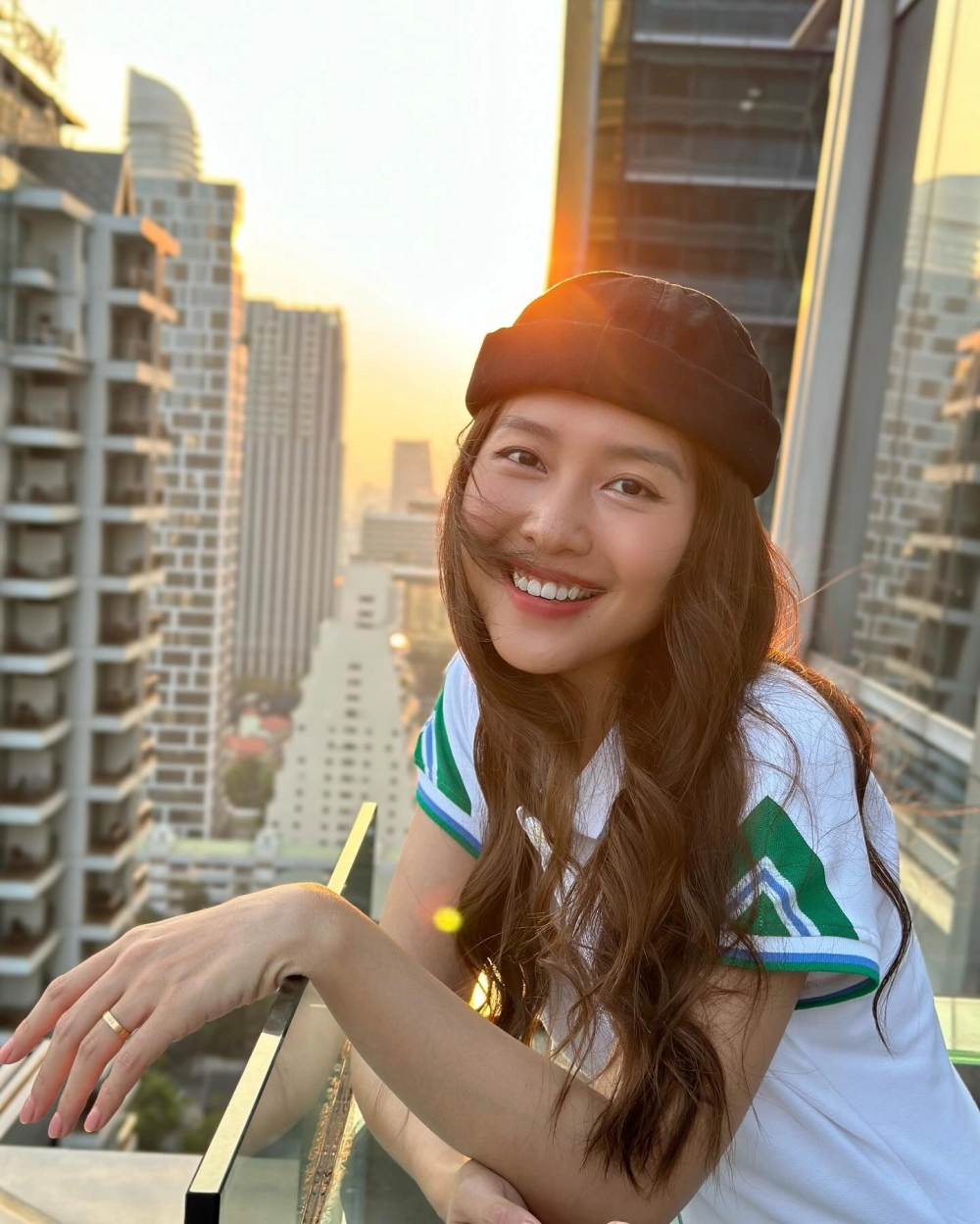 Góc chụp khoe vóc dáng của Khả Ngân cao bao nhiêu