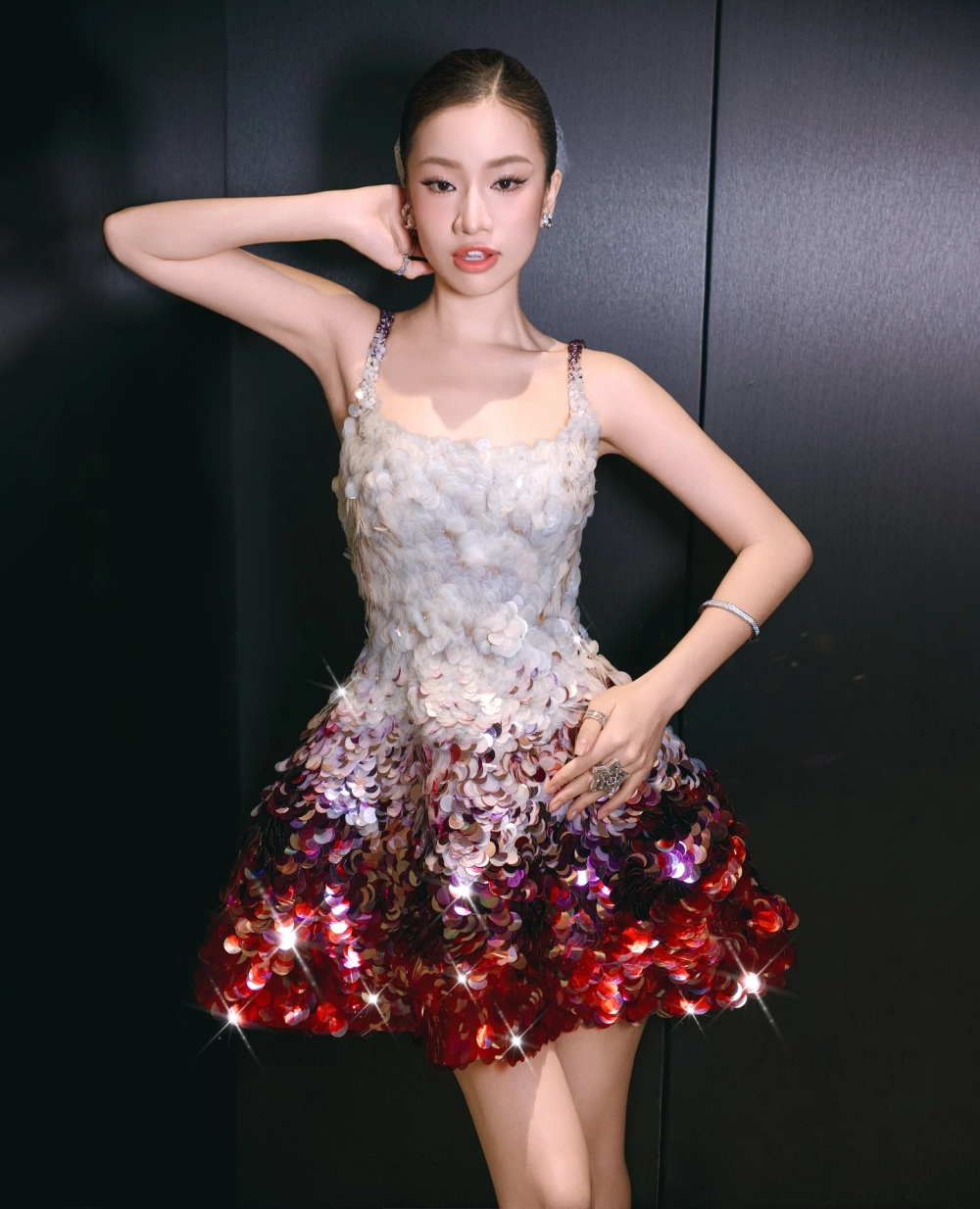 Nốt buồn sâu lắng vang vọng qua Regret Lâm Bảo Ngọc