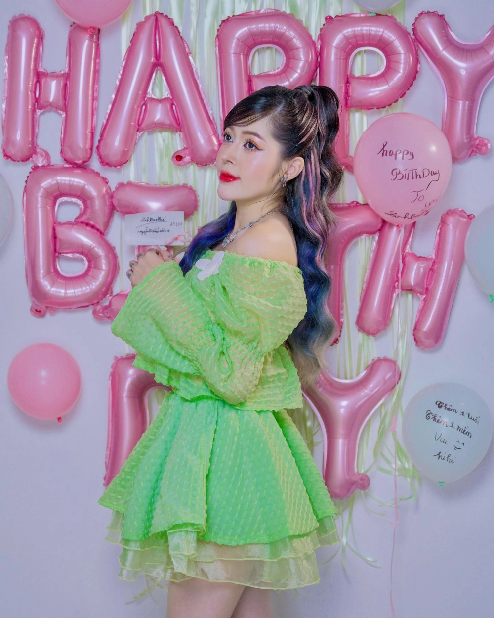 Khán giả thích thú khi coi chị Linh Barbie hoạt náo cực vui