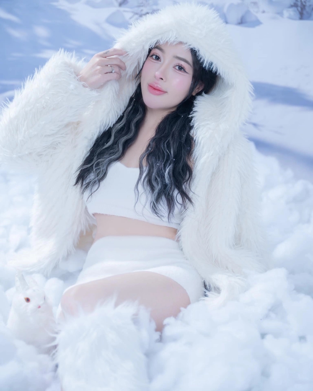 Tấm hình thân thiết giữa Linh Barbie và Tường Vy