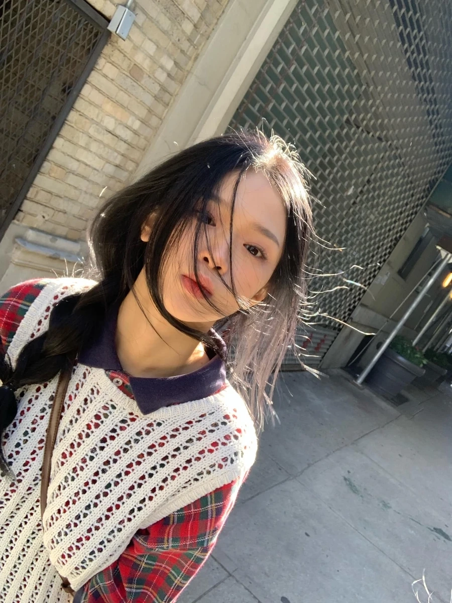 Visual mộc mạc gợi tò mò Linh Ka quê ở đâu