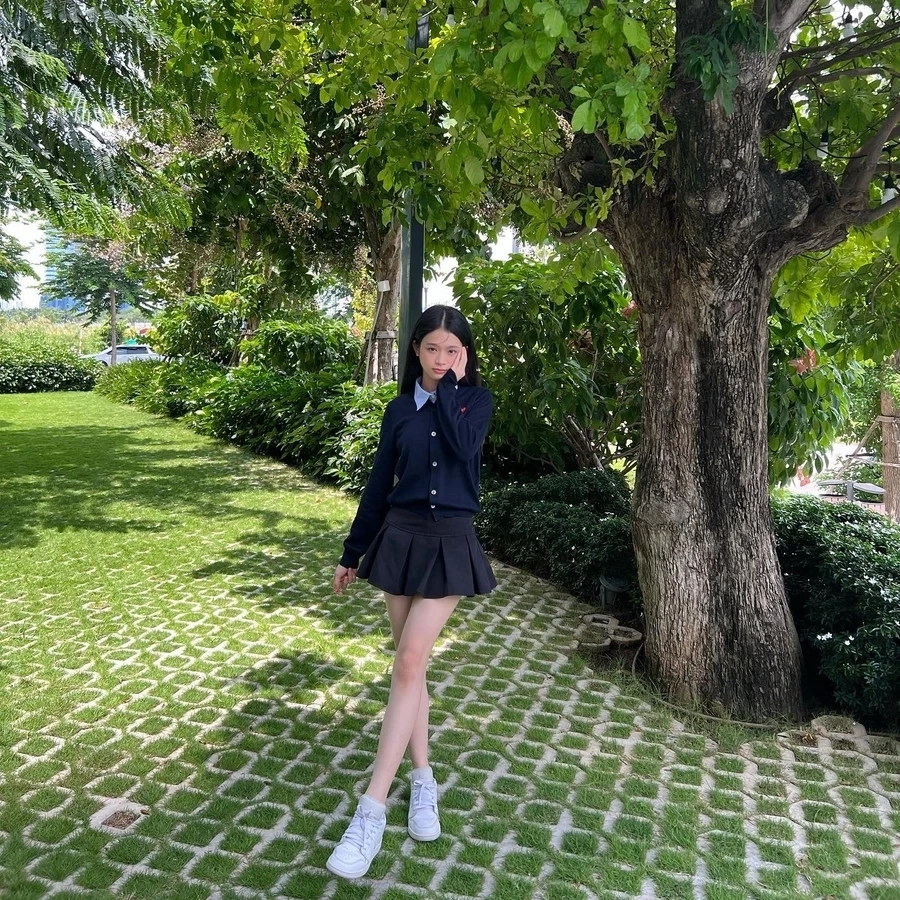 Khoảnh khắc giản dị hé lộ Linh Ka tên thật