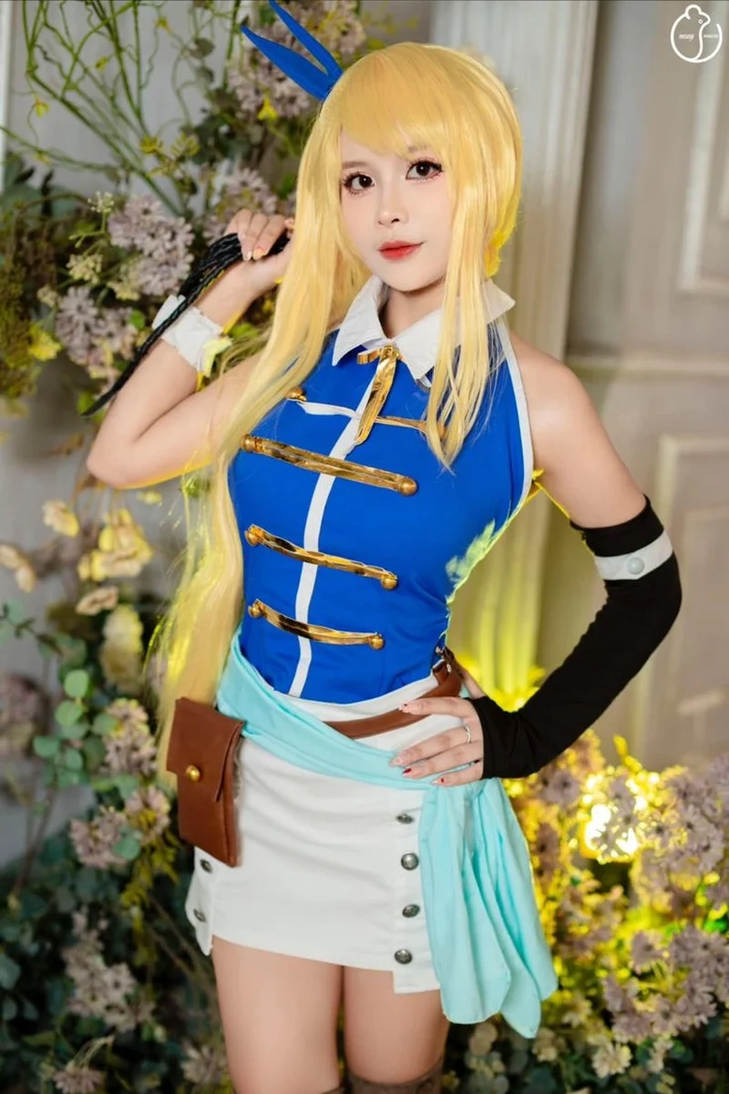 Lucy Heartfilia cosplay tái hiện đúng khí chất pháp sư tinh linh