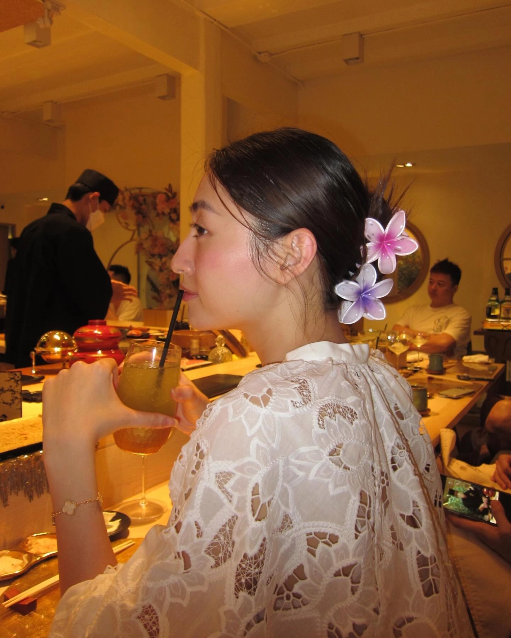 Tan chảy với nụ cười trong ảnh gái xinh cười cute