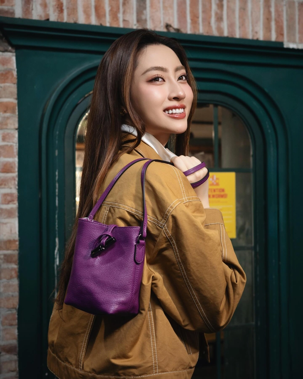 Chiêm ngưỡng gái xinh có răng khểnh cực kỳ duyên dáng