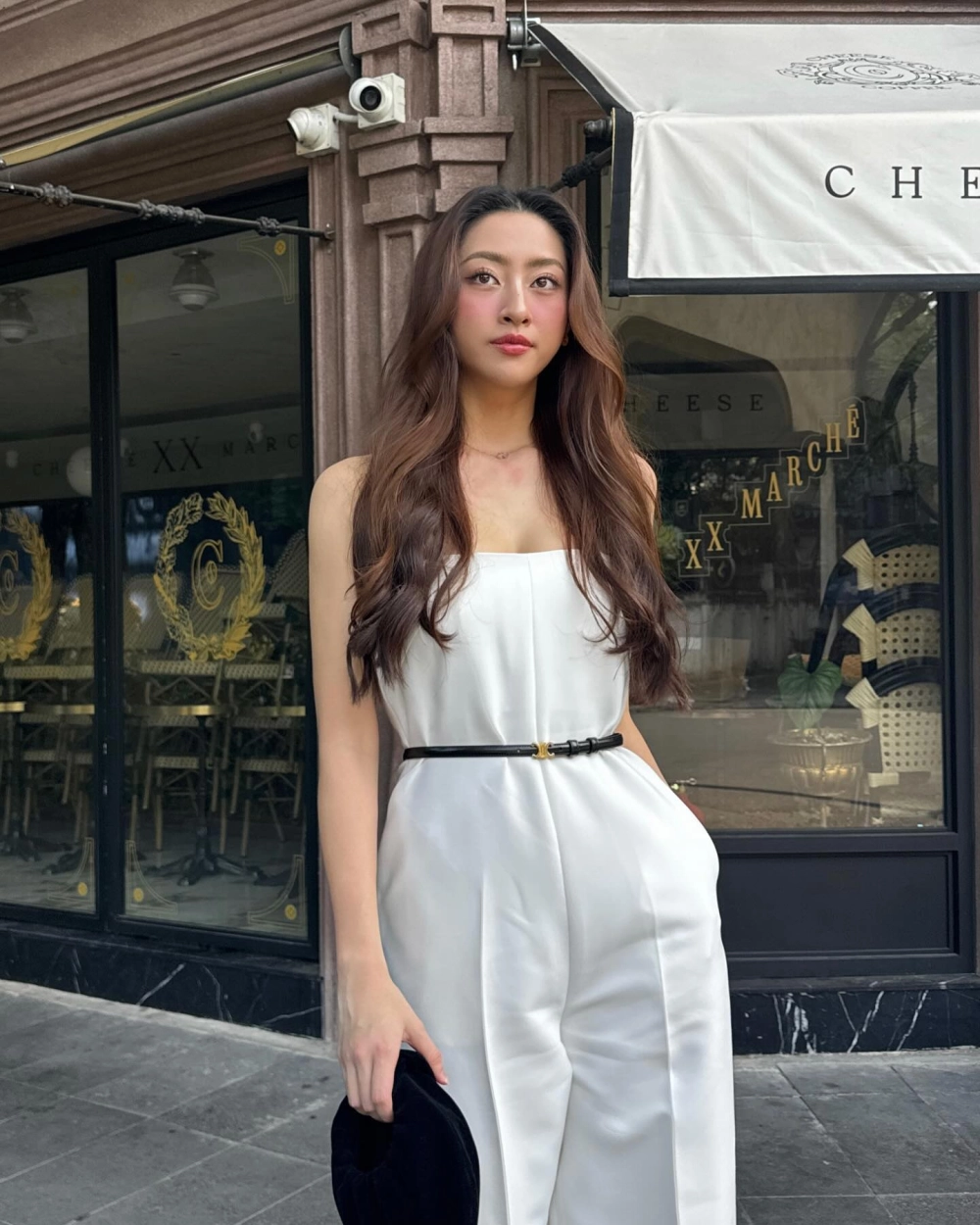 Không thể rời mắt trước gái cười xinh rạng rỡ và cuốn hút