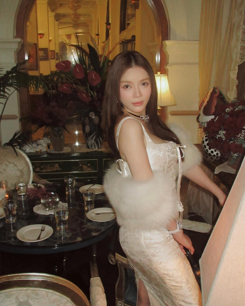 Visual trẻ trung khiến nhiều người hỏi Lý Nhã Kỳ bao nhiêu tuổi