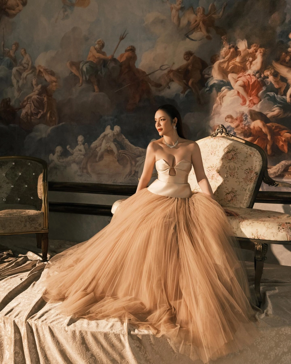 Tạo hình trong phim Lý Nhã Kỳ Kiều Nữ và Đại Gia