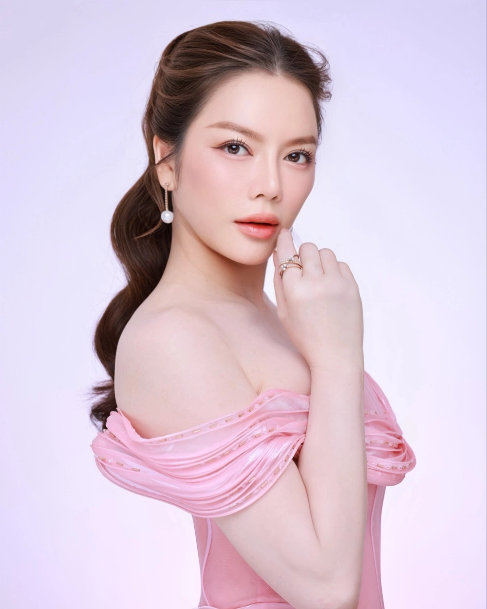 Ảnh minh họa bài viết tin tức Lý Nhã Kỳ nóng hổi