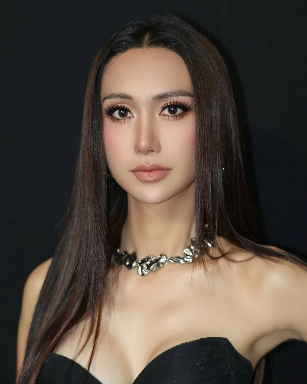 Ảnh hậu trường đầy sinh động như trong karaoke Lynk Lee