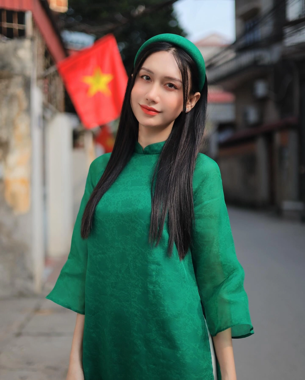 Hình ảnh long lanh tại Lynk Lee miss international queen