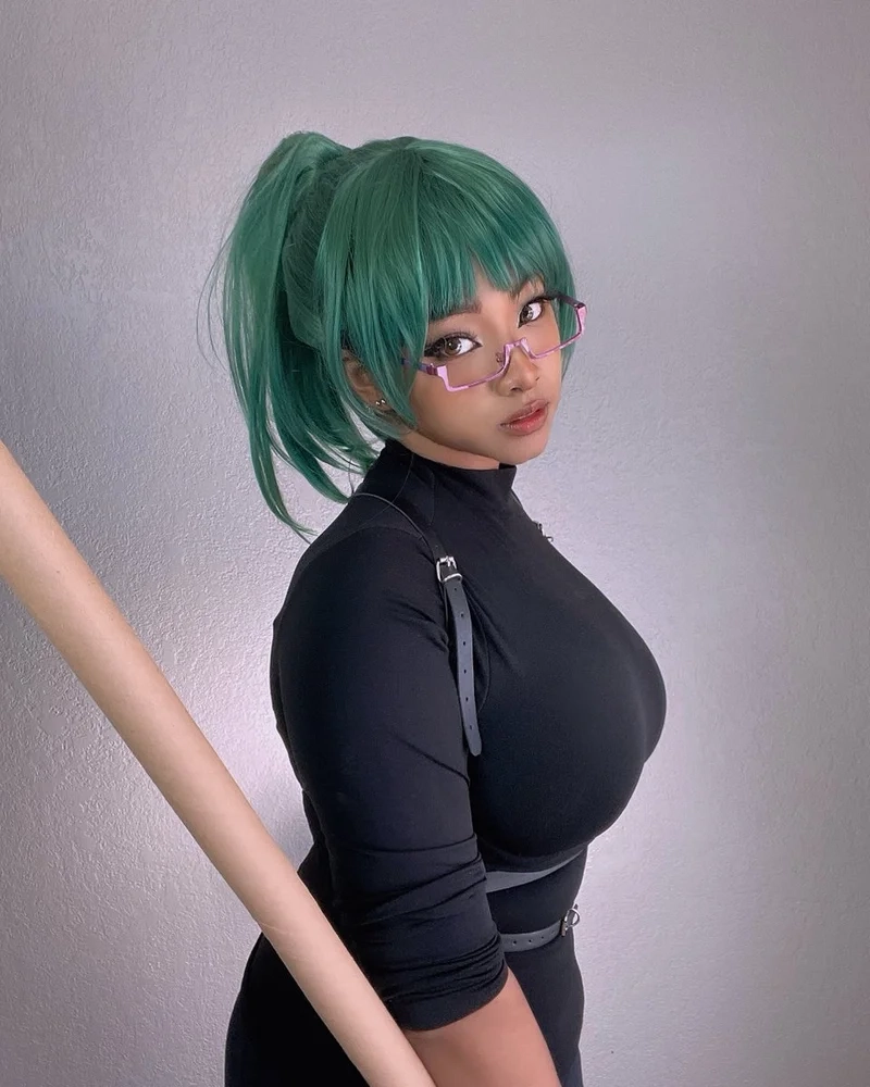 Maki cosplay manga tái hiện thần thái từ tranh vẽ