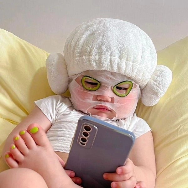 Gửi tim cho meme em bé trái tim đáng yêu quá mức
