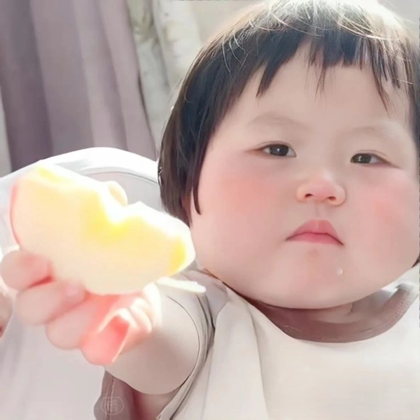 Giao diện khi đói bụng: há miệng ra đút cho ăn nè ảnh meme