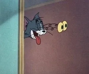 Drama bắt đầu từ cú meme mèo tom mở cửa định mệnh