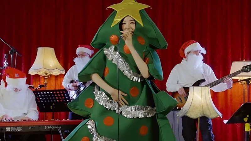 Đổi phong cách mới cho máy với hình nền meme noel