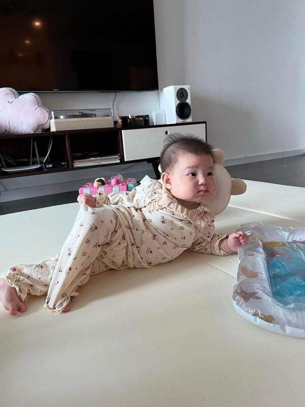 Bộ ảnh độc đáo với kiểu meme pam same picture siêu hài