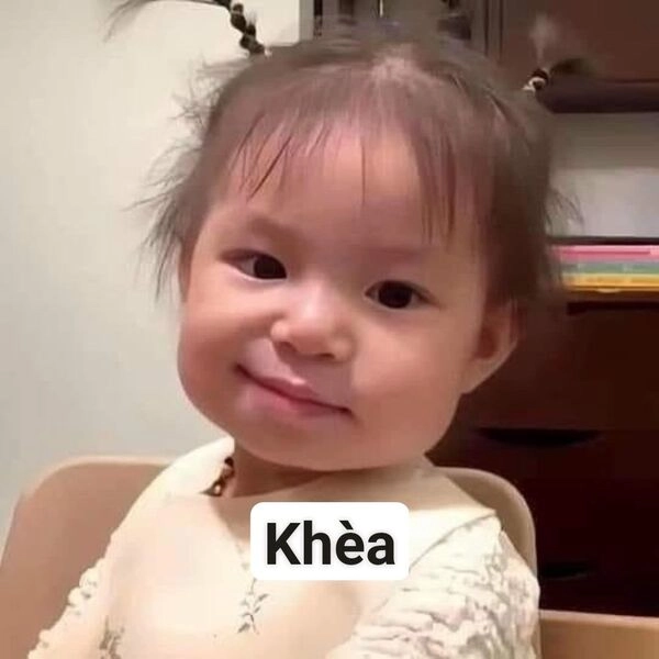 Thả thính với biểu cảm đặc sắc từ meme pam nhếch mép