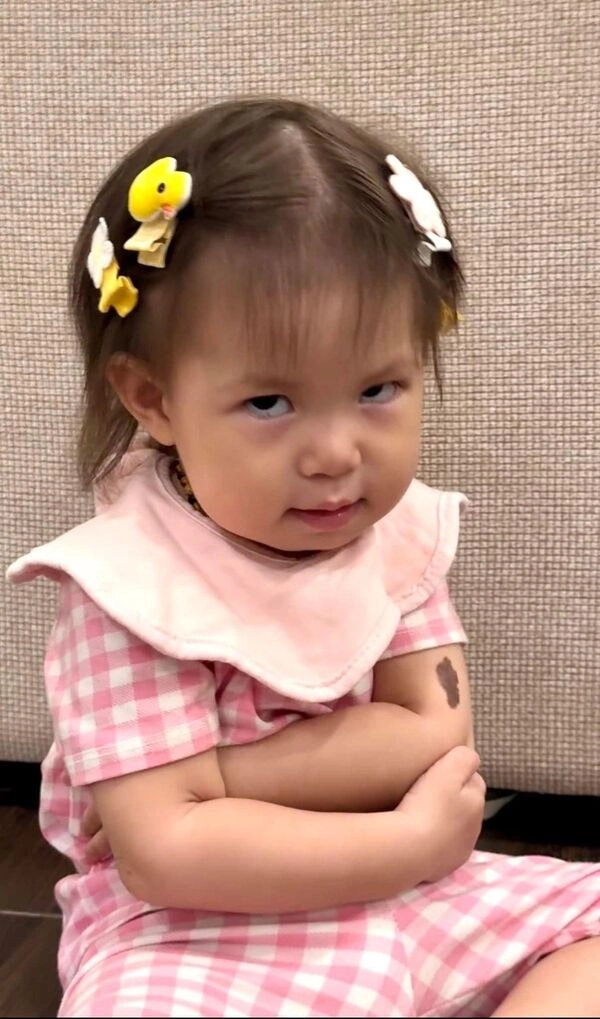 Không thể bỏ qua bộ sưu tập meme pam lườm cực chất