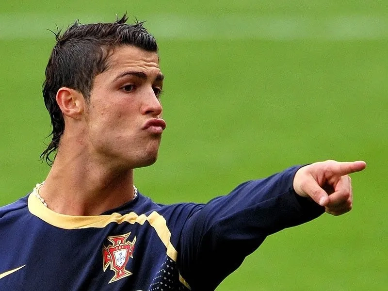 Góc zoom huyền thoại trong ronaldo camera meme