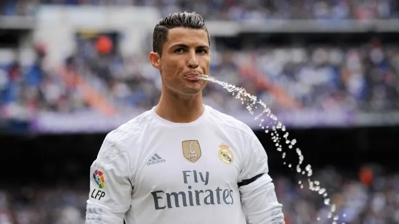 Khi cảm xúc không kiềm được với meme ronaldo cry