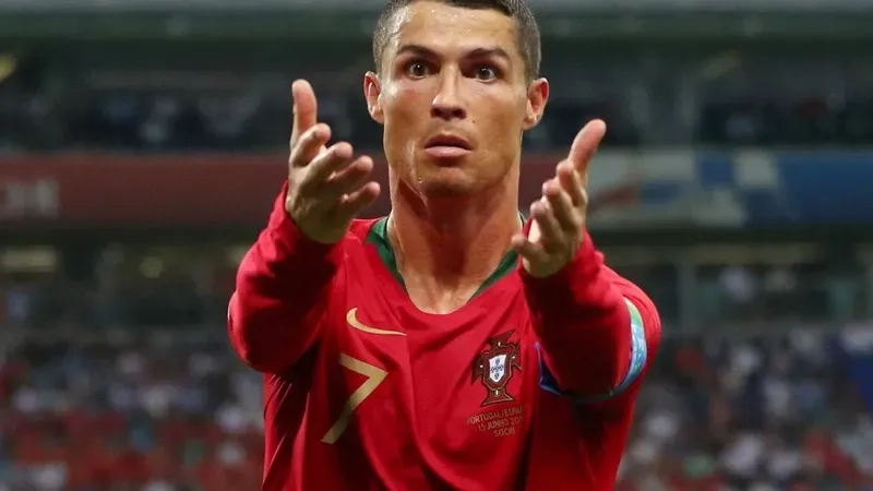 Tiktok nổ tung với các bản chế từ ronaldo meme tiktok