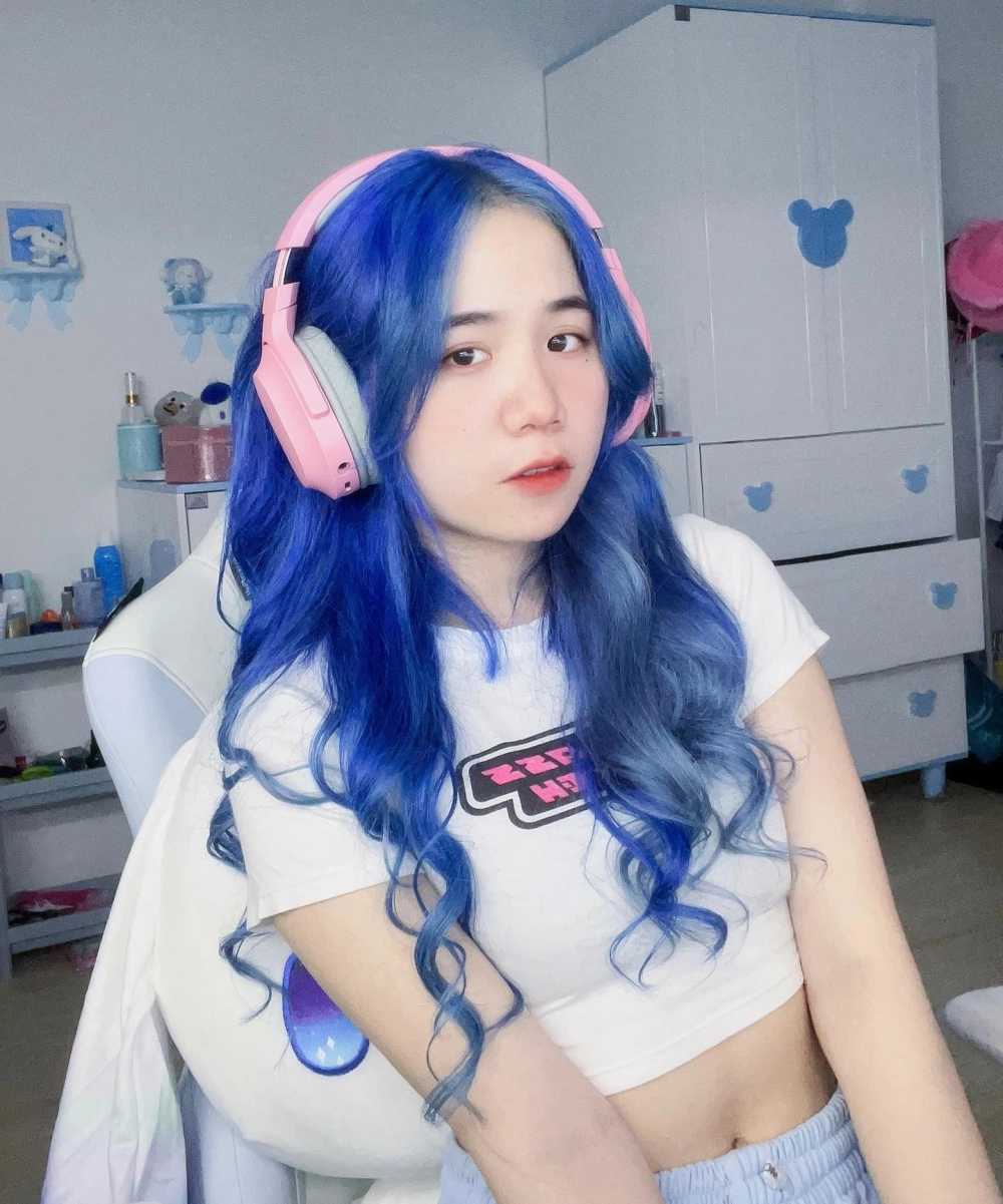 Biểu cảm đáng yêu từ loạt Mèo Simmy meme viral.