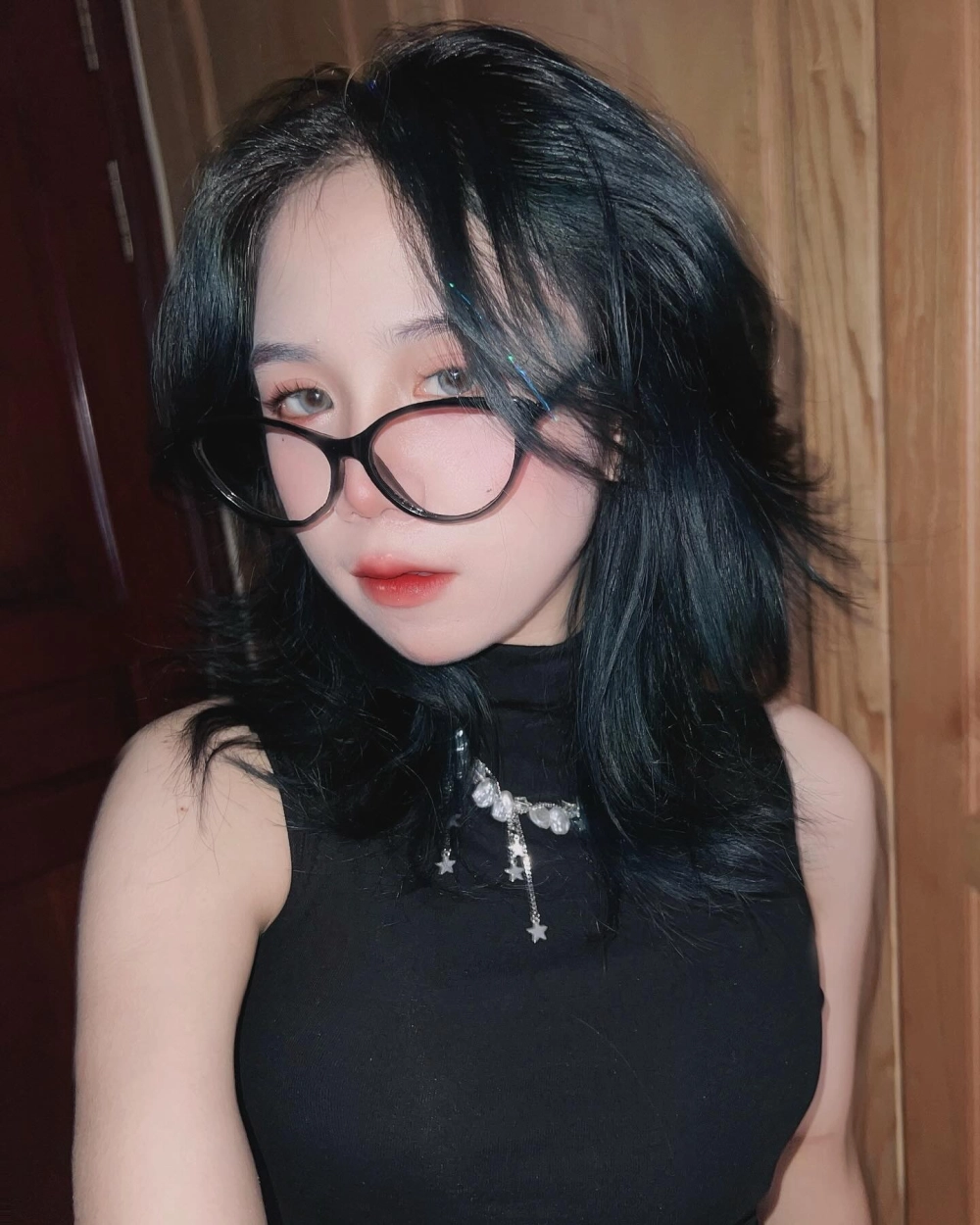 Giai điệu tươi vui từ nhạc Mèo Simmy khiến bé mê mẩn.