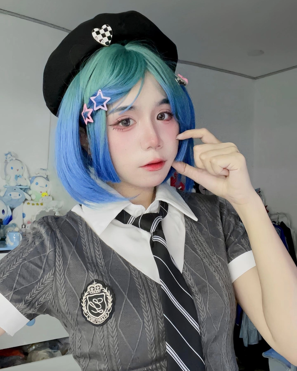 Hình ảnh đáng yêu của Mèo Simmy làm tan chảy trái tim fan.