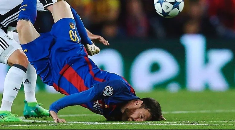 Khi leo messi meme khiến mạng xã hội dậy sóng