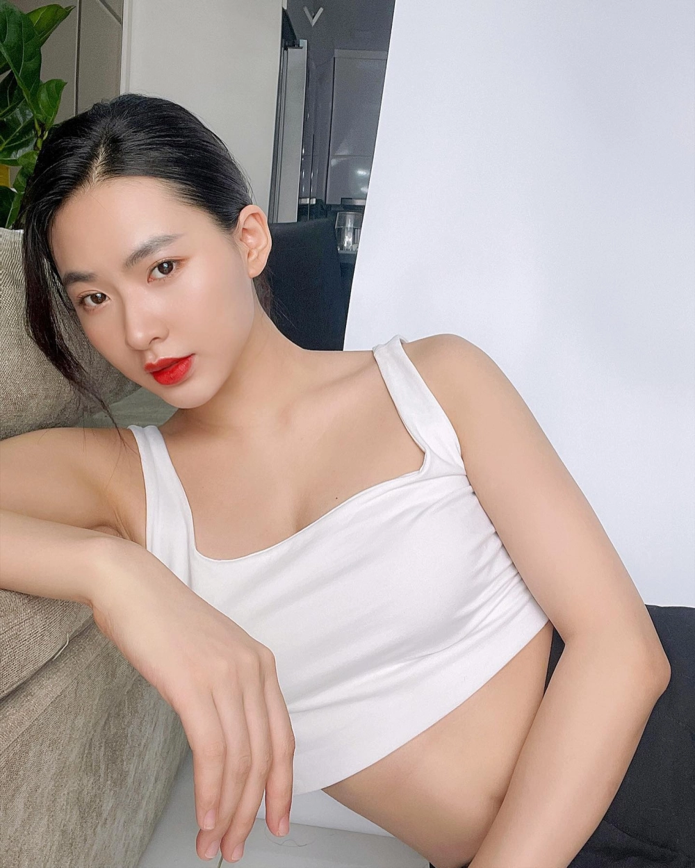 Vẻ đẹp thanh lịch và tự nhiên của diễn viên Nguyễn Minh Trang