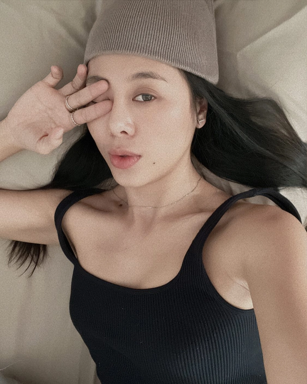 Ảnh thời trang tôn lên Nam Thư vòng 1 quyến rũ