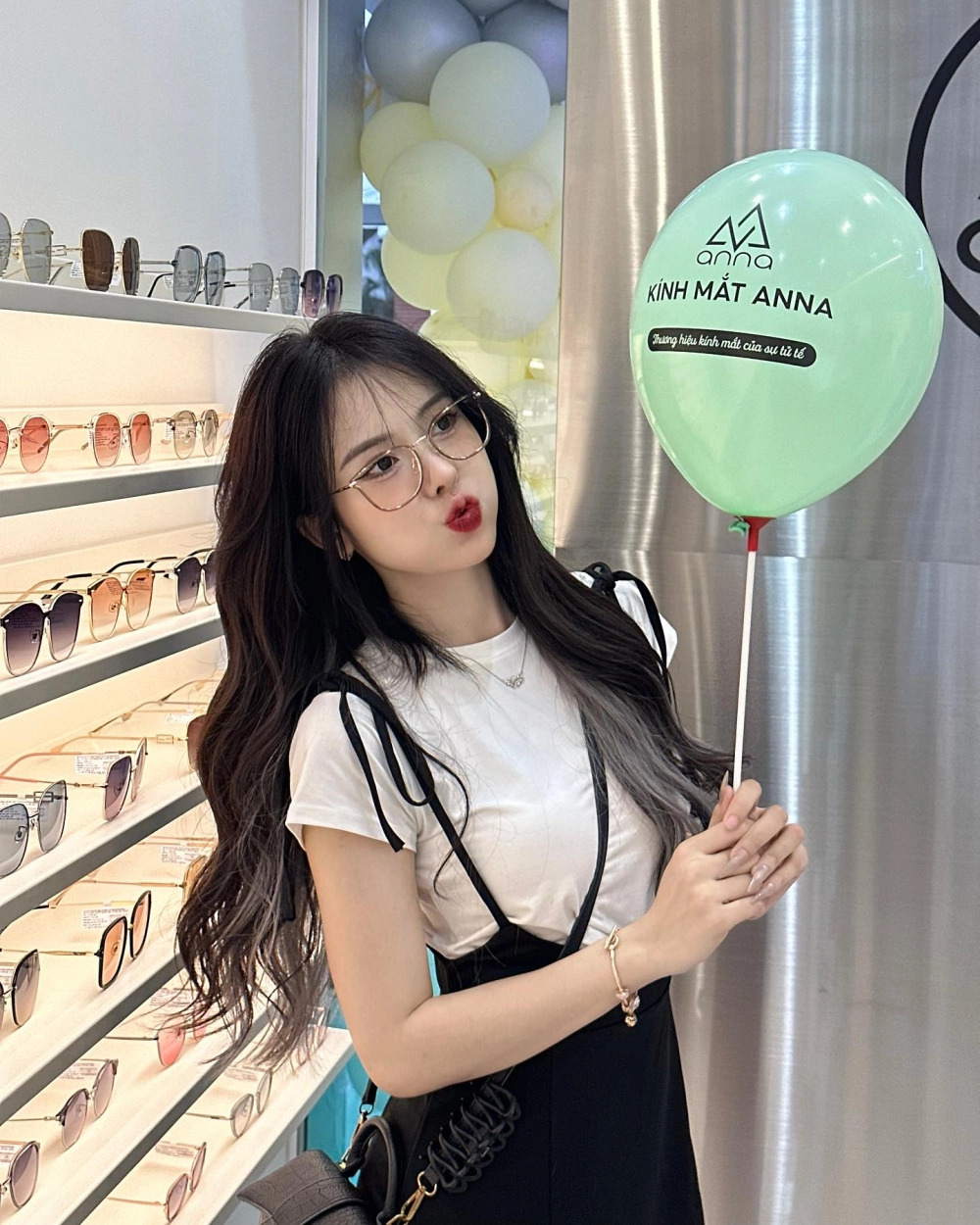 Thanh thoát và dịu dàng trong bộ avatar cô gái mới