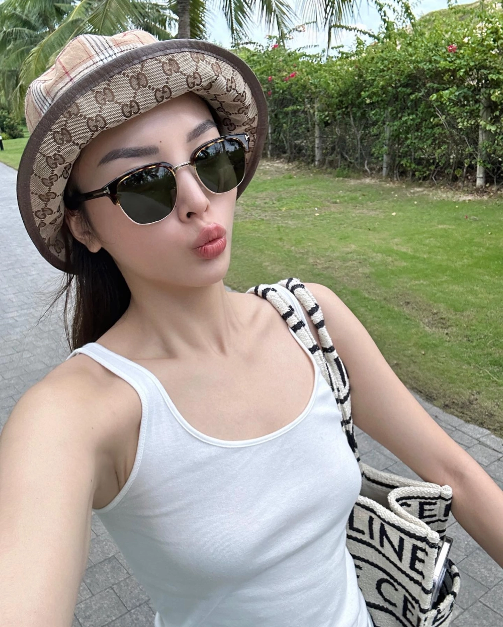 Ngọt ngào và trẻ trung trong ảnh mạng gái 2009