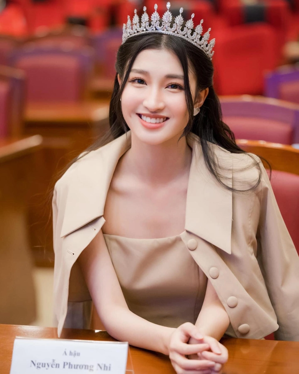 Hình ảnh long lanh với hình nền gái đẹp 4K cho máy tính