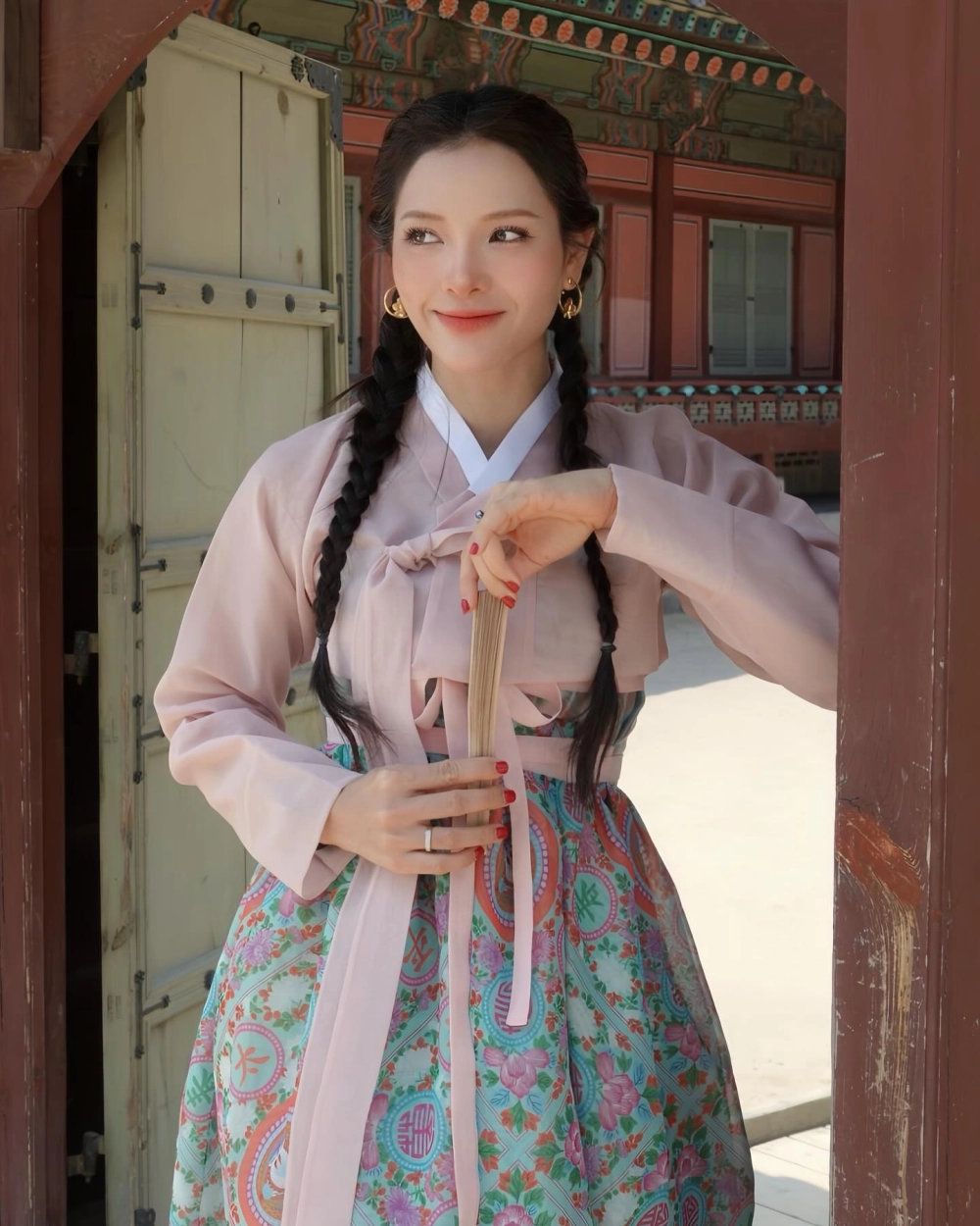 Visual năm Phương Trinh Jolie 2020 gây chú ý