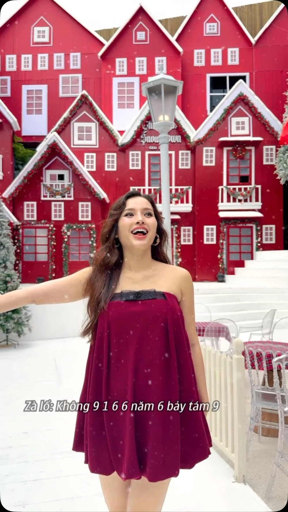 Góc luyện tập khỏe khoắn trong buổi Phương Trinh Jolie yoga