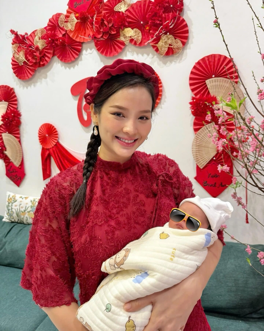 Ảnh trước/sau khiến khán giả đặt nghi vấn Phương Trinh Jolie phẫu thuật