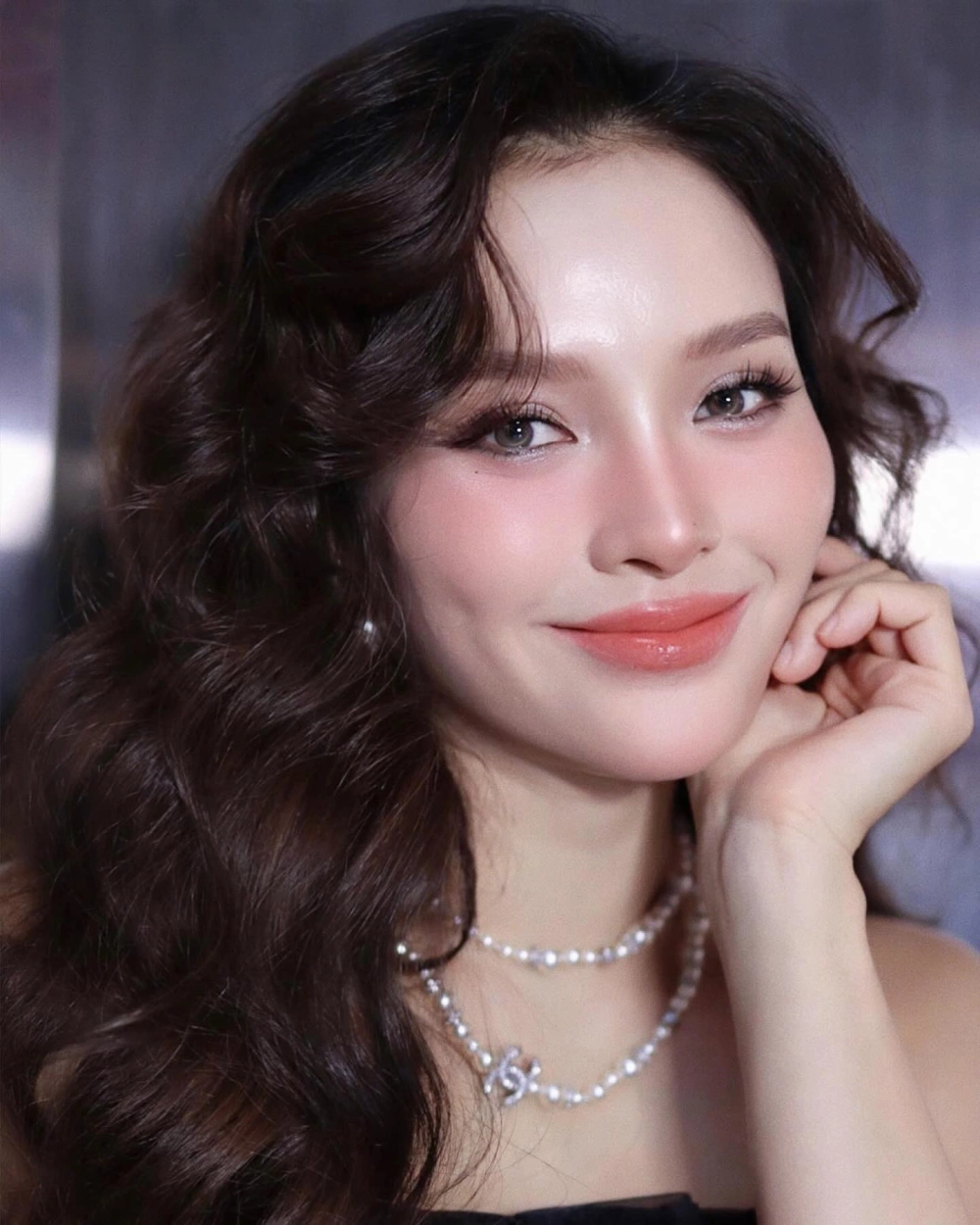 Hình ảnh dùng trong tin tức về Phương Trinh Jolie gần đây