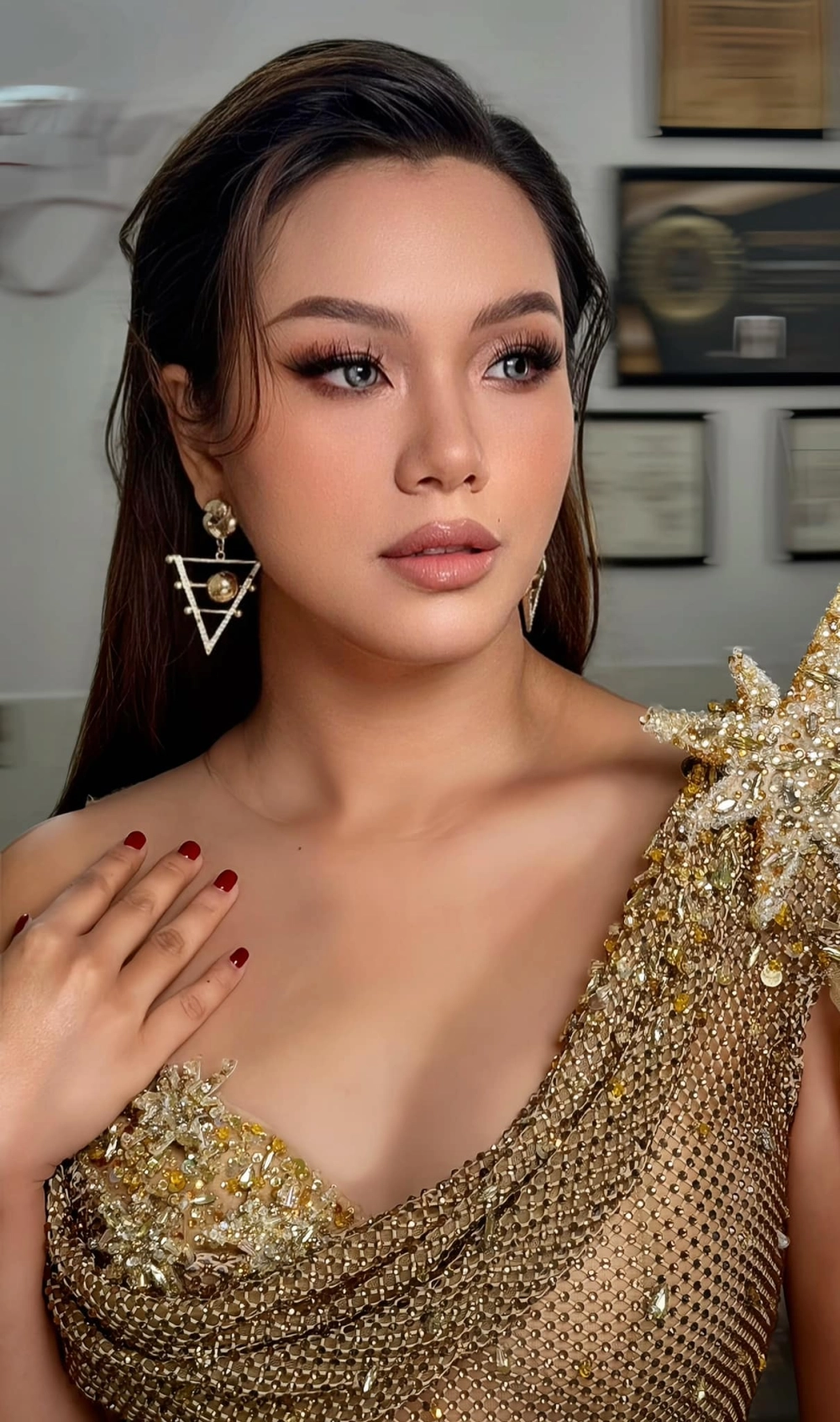 Tải về Avatar gái xinh để làm sáng bừng tài khoản bạn